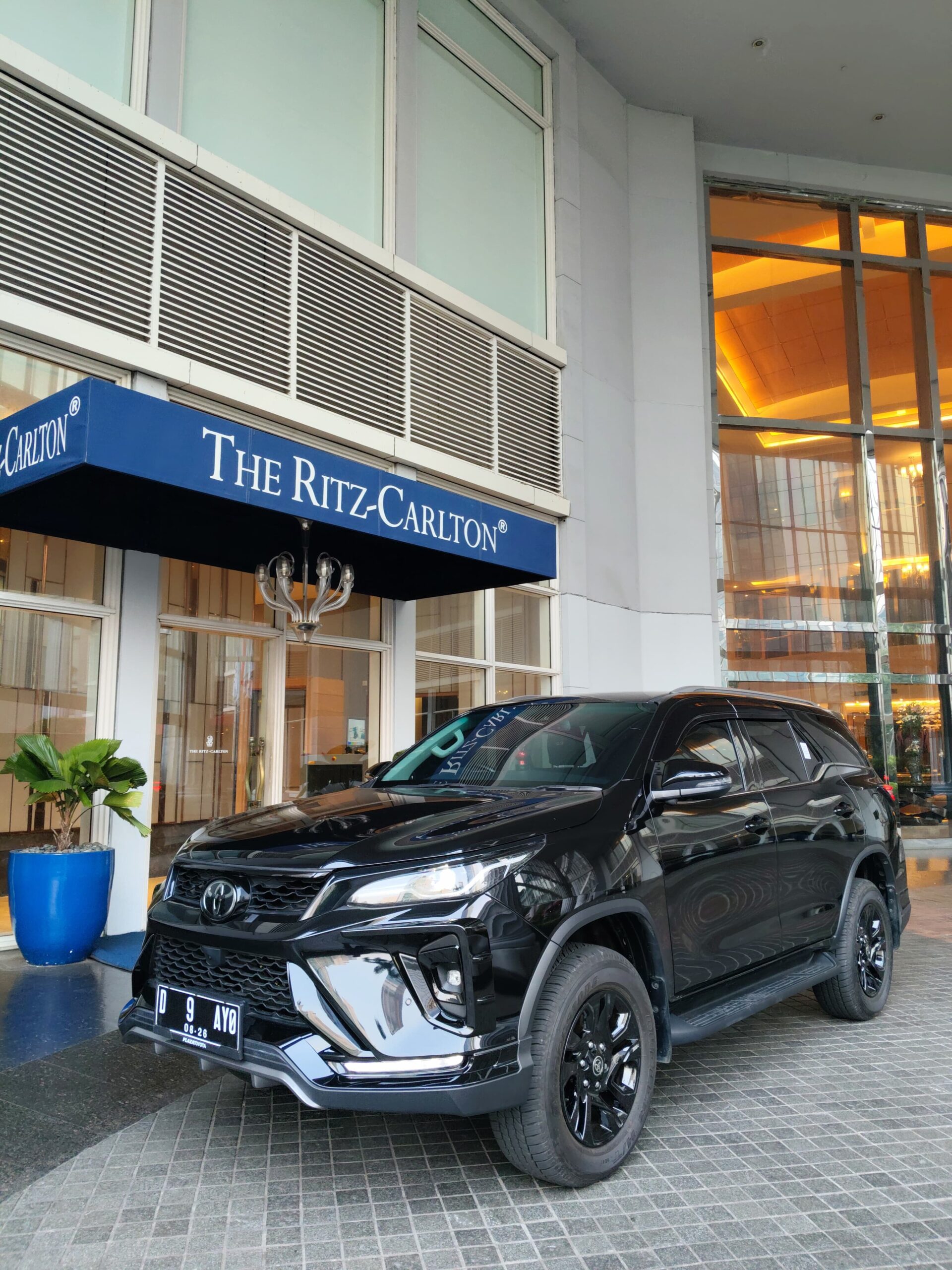 Sewa Fortuner GR Sport Jabodetabek dengan driver - unit sesuai foto